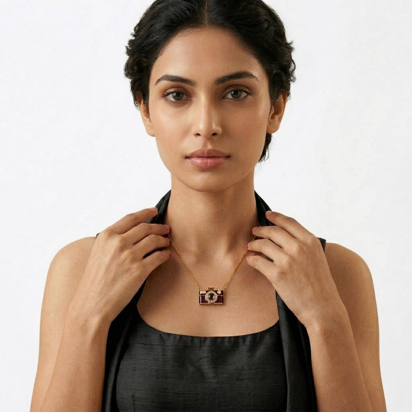 Camera style hidden photo projection Necklace- SnapEyelet