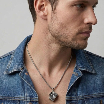SnapEyelet PURSONALISED PHOTO PROJECTION CAMERA  Necklace